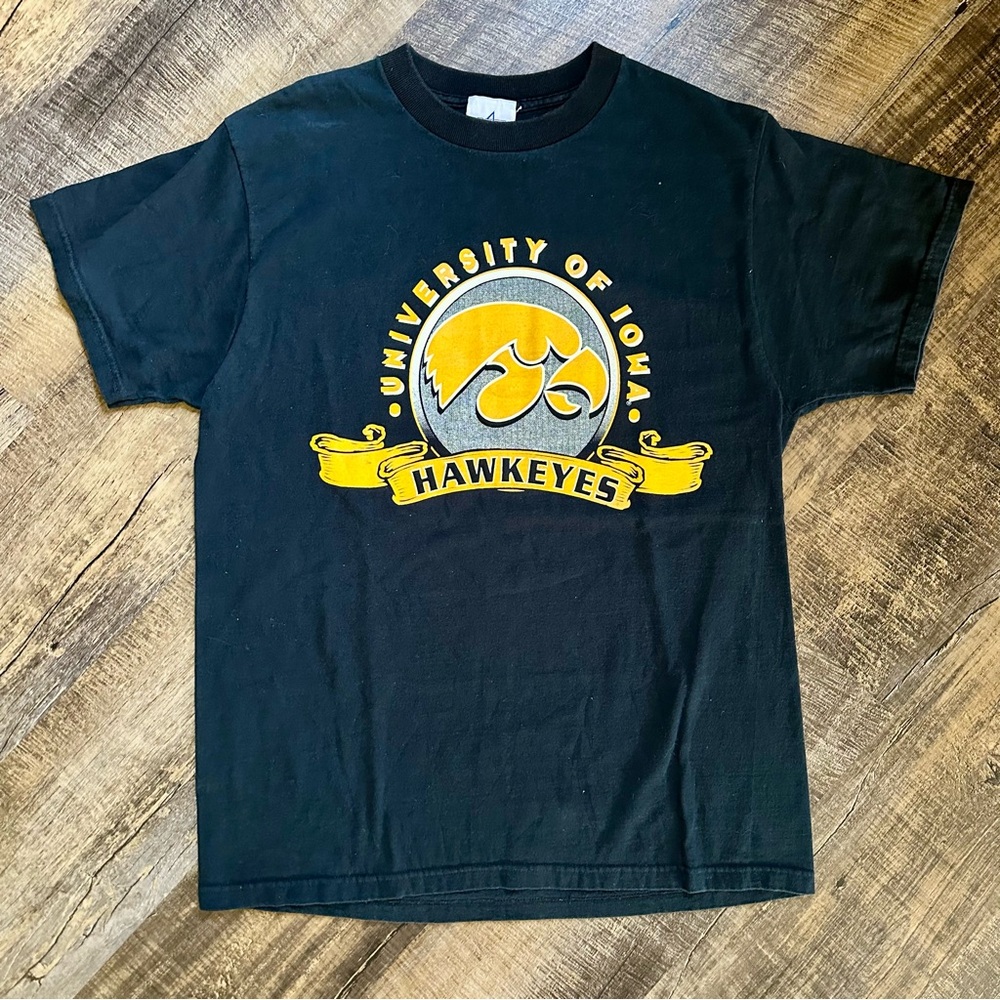 Vintage University of Iowa Hawkeyes T-Shirt – Black & Gold Graphic Tee (L)